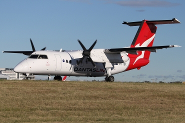 VH-TQX (439) 1996 Bombardier Dash 8-Q202