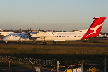 VH-LQF · Bombardier Dash 8-Q402 · (SYD / YSSY)