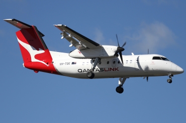 VH-TQG (430) Bombardier Dash 8 201