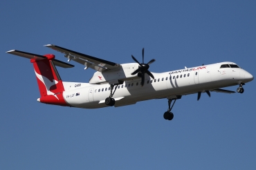 VH-LQF · Bombardier Dash 8-Q402 · (SYD / YSSY)