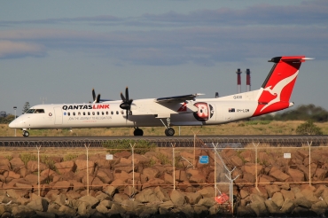VH-LQM (4450) 2013 Bombardier Dash 8-Q402