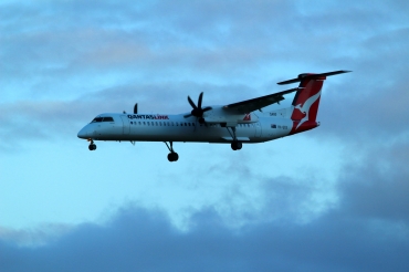 VH-QOX