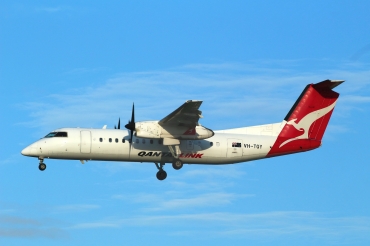 VH-TQY (552) Bombardier Dash 8 Q315