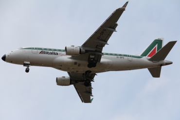 EI-DFG (cn 17000008) Embraer 170-100LR