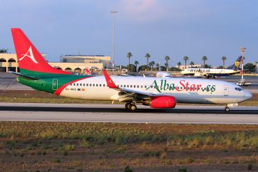 EC-NGC (28236) 2000 Boeing 737-809(WL)