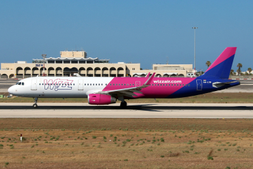 HA-LXB (6910) 2015 Airbus A321-231(WL)