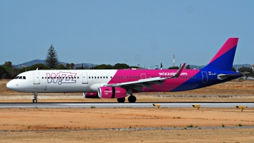 HA-LXY (8044) 2017 Airbus A321-231 WL