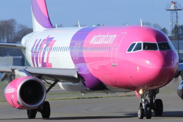 HA-LPT · Airbus A320-232 · (SVG / ENZV)