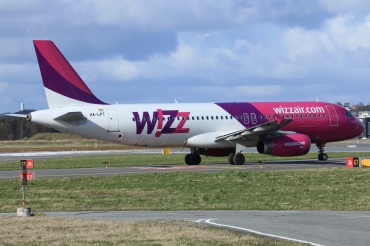 HA-LPT · Airbus A320-232 · (SVG / ENZV)