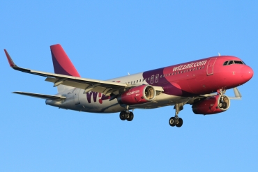 HA-LYL (6489) 2015 Airbus A320-232 WL