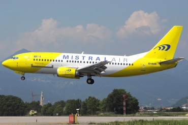 EI-DUS (24021) 1988 Boeing 737-3M8 QC