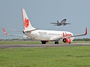 PK-LHU (38300) 2011 Boeing 737-9GP