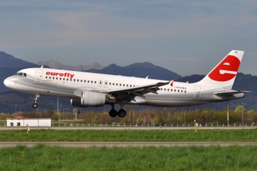I-EEZG (0002001) Airbus A320-214