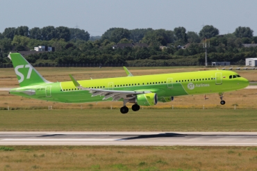 VP-BPO (cn 5779) Airbus A321-211(WL)