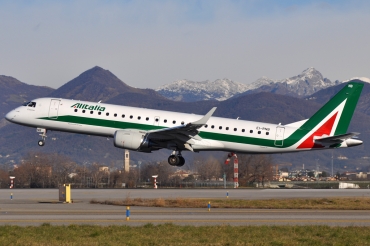 EI-RNB (19000479) 2011 Embraer 190-100LR