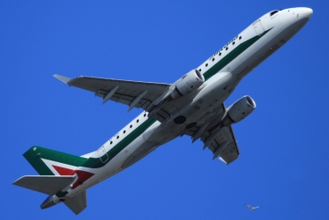 EI-RDI (cn 17000340) Embraer 170-200STD