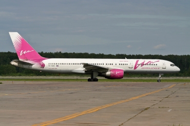 RA-73008 (25436) 1992 Boeing 757-230