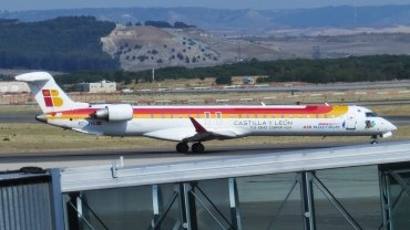 EC-JYA · Bombardier CRJ-900ER · (MAD / LEMD)