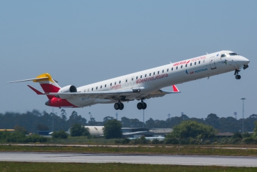 EC-LJR (cn 19002) Bombardier CRJ-1000