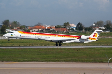 EC-LOV (cn 19019) Bombardier CRJ-1000
