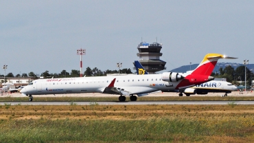 EC-MLO (19050) 2016 Bombardier CRJ-1000