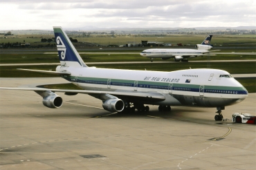 ZK-NZX (cn 22724) Boeing 747-219B