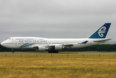 ZK-NBW (cn 29375) Boeing 747-419