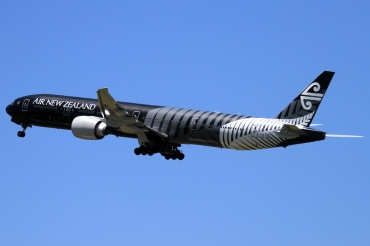 ZK-OKQ (cn 40689) Boeing 777-319ER
