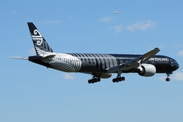 ZK-OKQ (cn 40689) Boeing 777-319ER