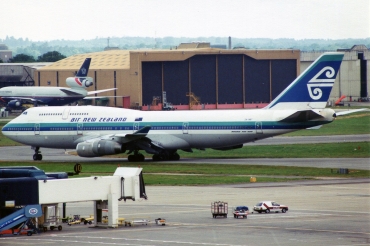 ZK-NBT (cn 24855) Boeing 747-419