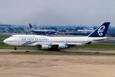 ZK-NBV (cn 26910) Boeing 747-419