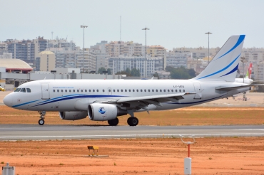 LY-VEU · Airbus A319-112 · (FAO / LPFR)
