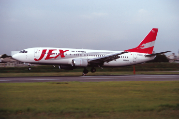 JA8992 (27917) 1995 Boeing 737-446