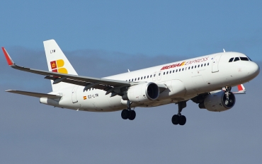 EC-LYM (5815) 2013 Airbus A320-216