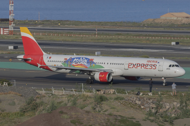 EC-JDM (2357) 2004 Airbus A321-213
