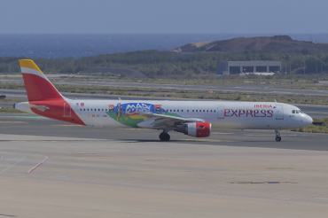 EC-JDM (2357) 2004 Airbus A321-213