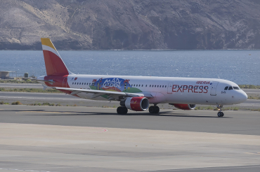 EC-JDM (2357) 2004 Airbus A321-213