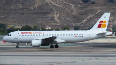 EC-LKH (1101) 1999 Airbus A320-214