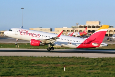 EC-LVQ (5590) 2013 Airbus A320-216(WL)