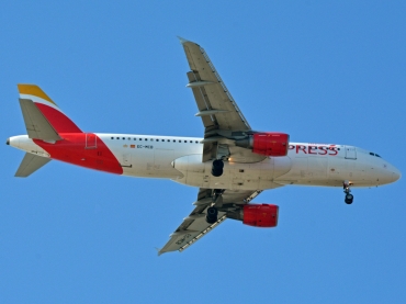 EC-MCB, (cn 1125), Airbus A320-214