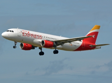 EC-MCB · Airbus A320-214 · (CPH / EKCH)
