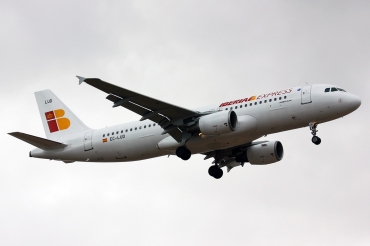 EC-LUD (1067) 1999 Airbus A320-214