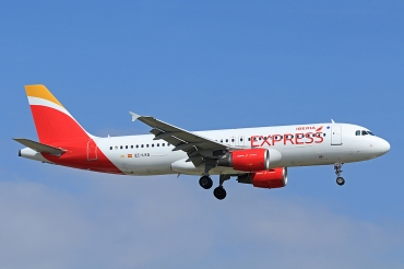 EC-LKG (1047) 1999 Airbus A320-214