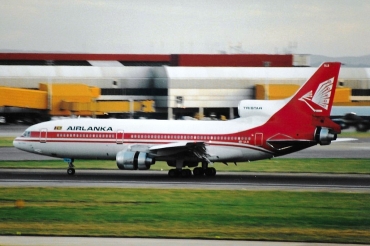 4R-ULB (cn 293F-1236) Lockheed L-1011-500
