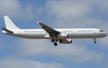 OY-RUU (878) 1998 Airbus A321-231