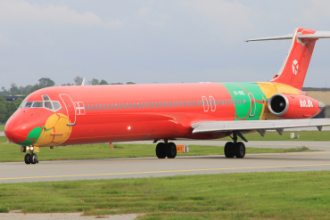 OY-RUE (49936) 1990 McDonnell Douglas MD-83