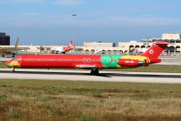 OY-RUE (cn 49936) McDonnell Douglas MD-83
