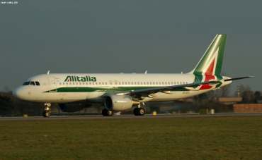 EI-DTI (3976) 2009 Airbus A320-216
