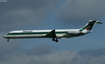 I-DAWB (49197) 1984 McDonnell Douglas MD-82