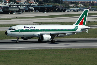 I-BIKB (1226) 2000 Airbus A320-214